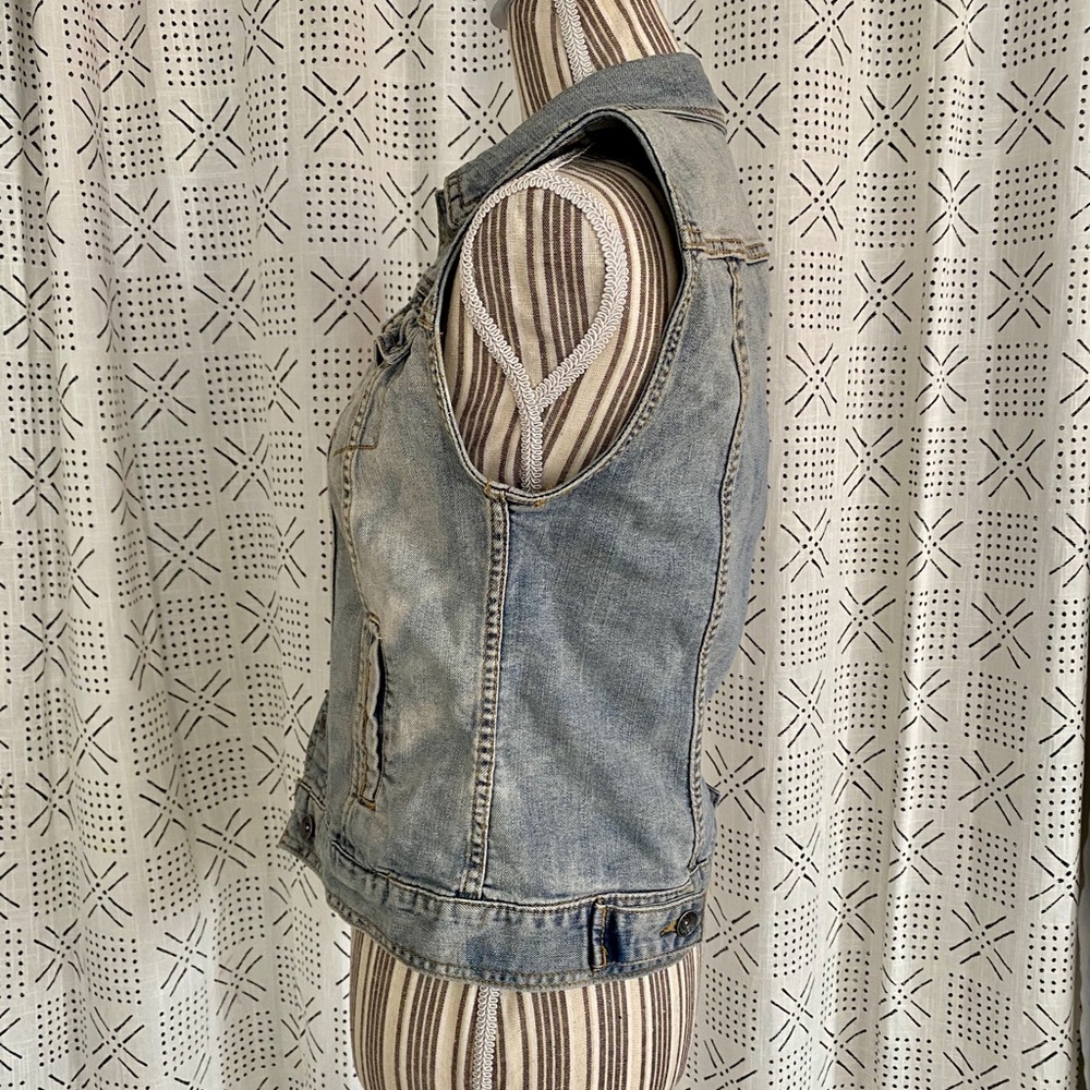Jean Vest - Picture 3 of 6